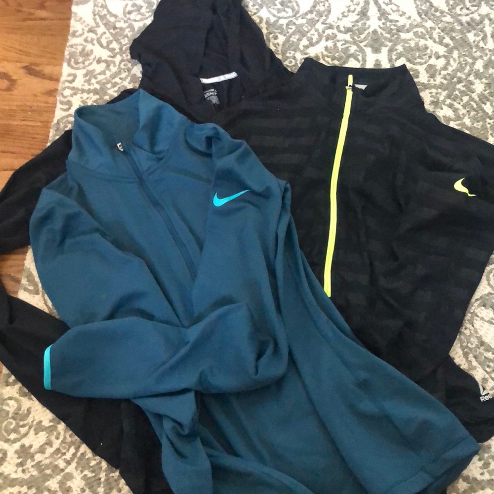 BUNDLE of NIKE TOPS!!!